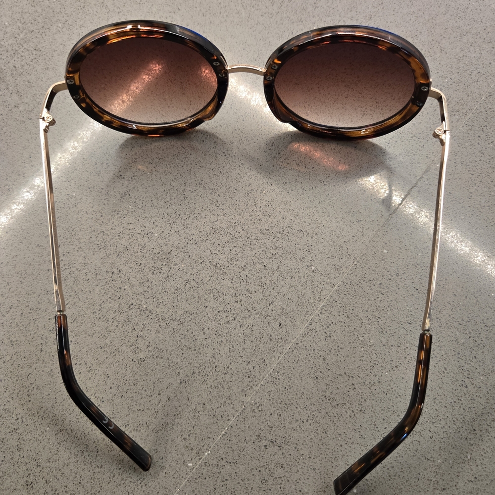 Tortoise Shell Round Sunglasses - Picture 4 of 7